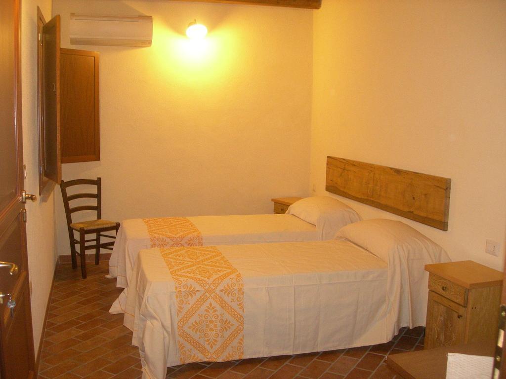 Agriturismo Battaglia Villamassargia Δωμάτιο φωτογραφία