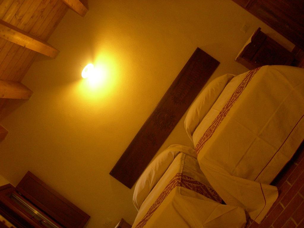 Agriturismo Battaglia Villamassargia Δωμάτιο φωτογραφία