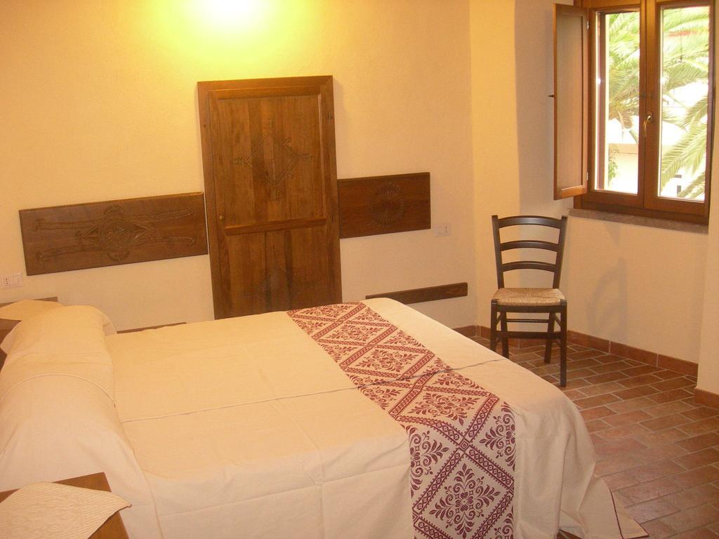 Agriturismo Battaglia Villamassargia Δωμάτιο φωτογραφία